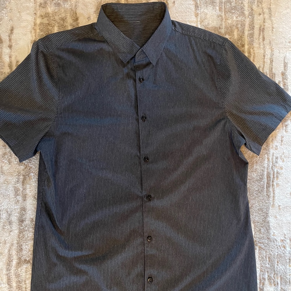 Authentic men’s Lululemon shirt